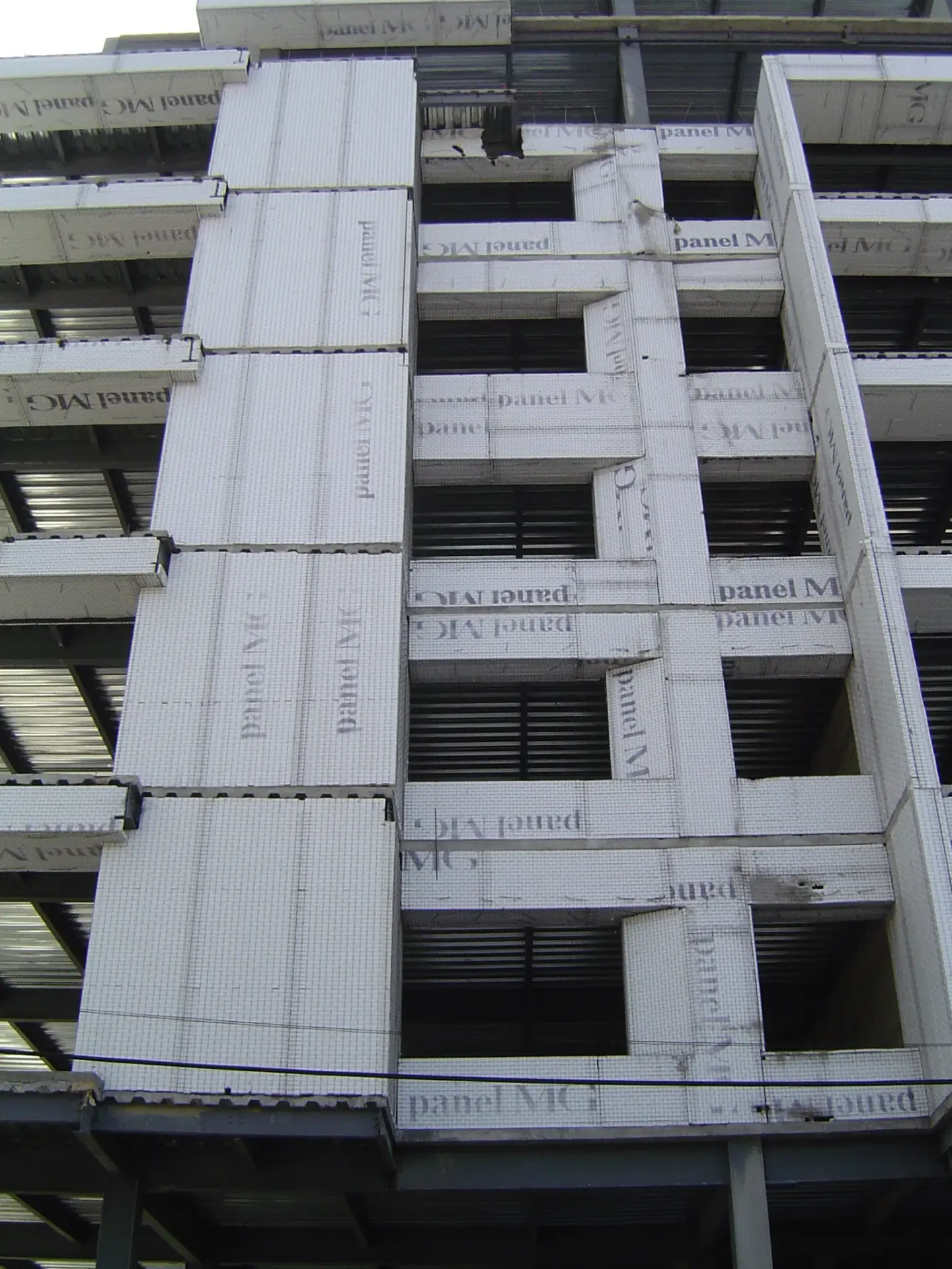 Instalación en edificio — fachada